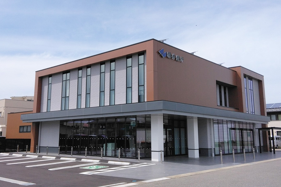 福井銀行 コンサルティングプラザ敦賀 入口